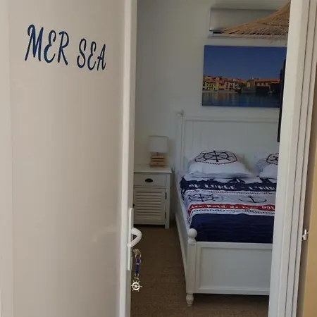 D'hotes Un Ete Sans Fin A 50 M De La A
