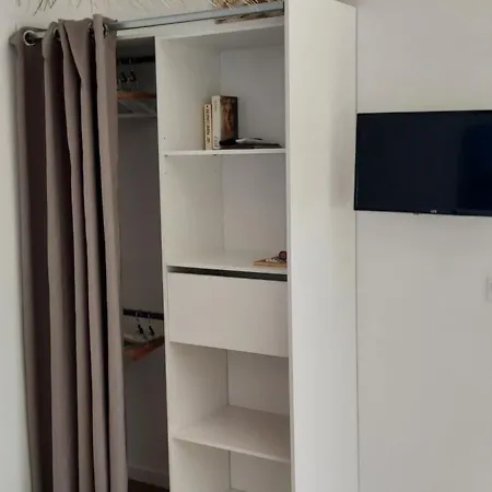 D'hotes Un Ete Sans Fin A 50 M De La A